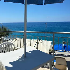 caravella.hotelitalianriviera.com/